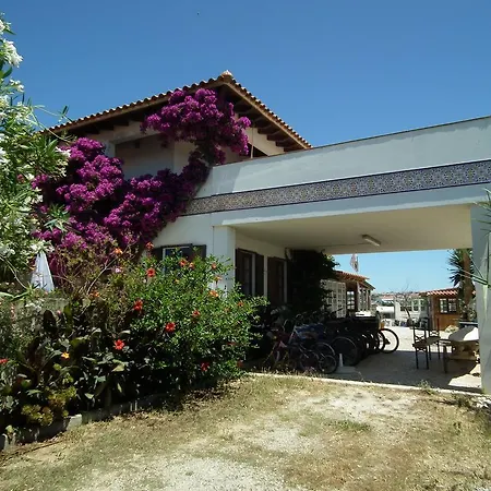 Hostel Da Silva Surfcamp *